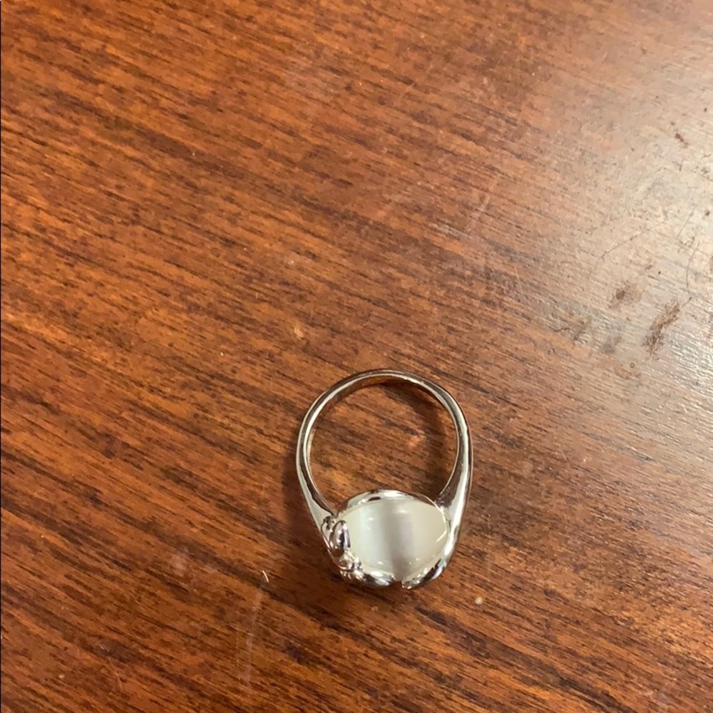 🤍 Oval Ring Size 6 🤍 - Picture 2 of 12